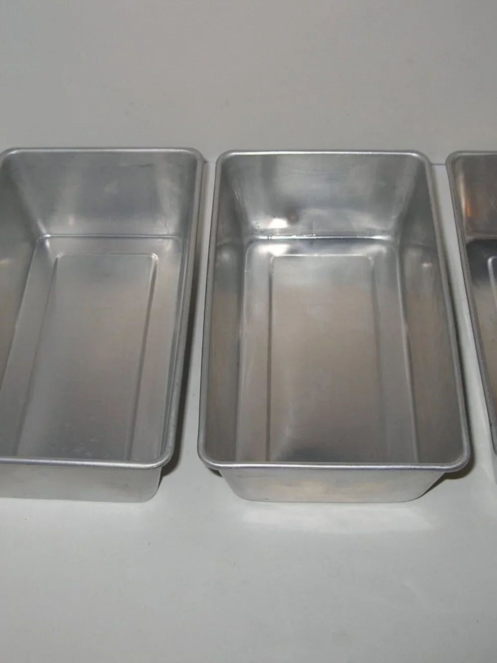 Set Of 3 Aluminum Baking Bread Loaf Pans  9 1/2x5 1/2x2 3/4” Great Condition